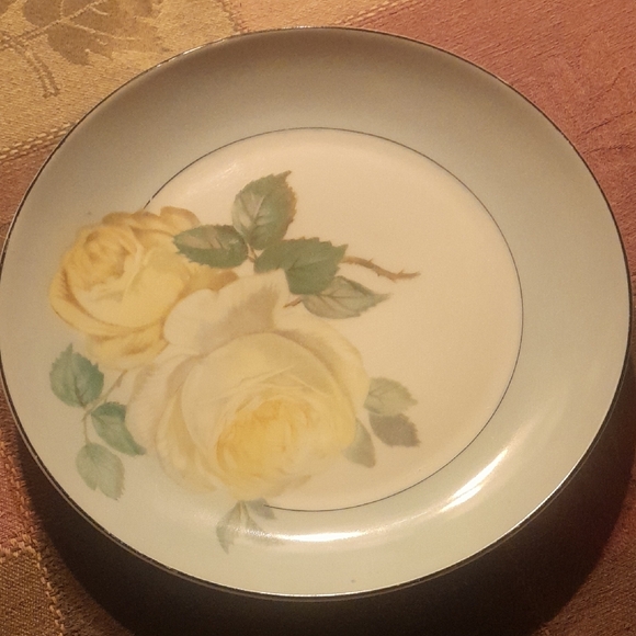 Vintage Rose Dinner Plate - Picture 2 of 5